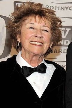 Ellen Travolta interpreta Ida