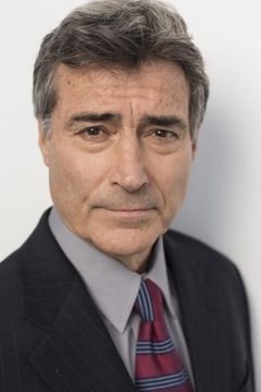 Jack Pruett interpreta Sam Ruspoli
