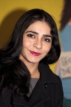 Pegah Ferydoni interpreta Yağmur Öztürk