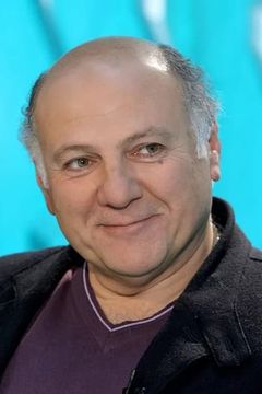 Sergey Gazarov interpreta Shestakov