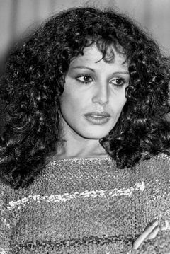 Sara Mora interpreta Adela