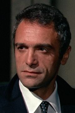Luigi Pistilli interpreta Cusan