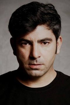 Mehmet Selim Akgul interpreta Zoran