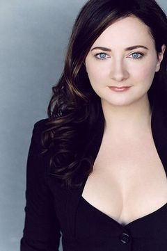 Lauren Baldwin interpreta Gretchen Karapcek