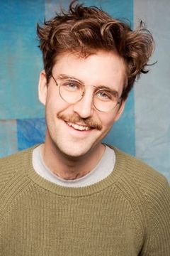 John Reynolds interpreta Marvin