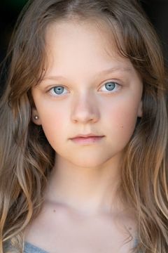 Ivy George interpreta Amabella Klein