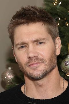 Chad Michael Murray interpreta Lucas