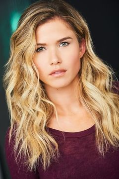 Anna Marie Dobbins interpreta Jessica
