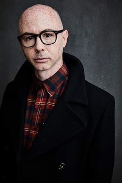 Thomas Nowell interpreta S&M Guy Who Looks Like Moby