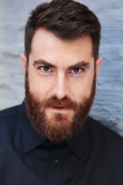 Daniel Janks interpreta US Marshall