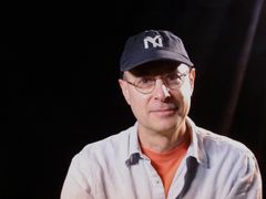 Raymond Singer interpreta Young Doctor