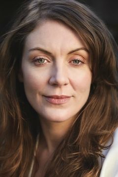 Emma Smith interpreta Dead Dwarf (uncredited)