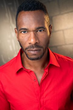 Deon Sams interpreta Singing Soldier