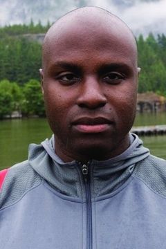 Olatunde Osunsanmi interpreta Interviewer