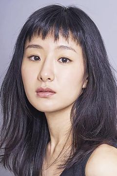 Hyunri interpreta Flight Attendant