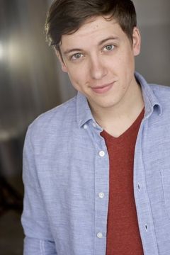 Spencer Curnutt interpreta Peter Cameron