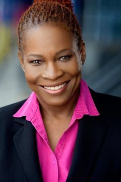 Donna Glaesener interpreta Shelter Nurse