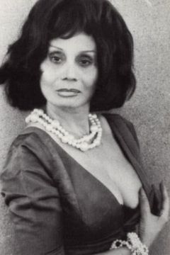 Maria Mascarielli interpreta Theather Group Woman (uncredited)