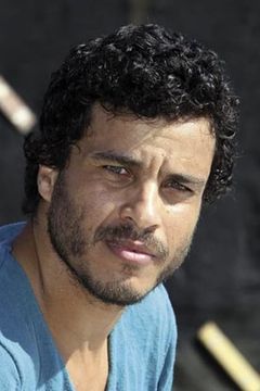 Mohamed Zouaoui interpreta Nabil