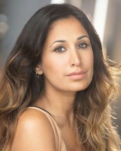 Preeya Kalidas interpreta Monica