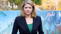 Kirsten Bishop interpreta Carrie Reynolds