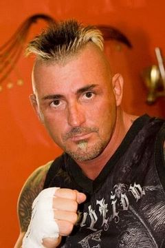 Shannon Ritch interpreta Sully
