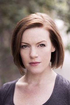 Niamh McGrady interpreta Danielle