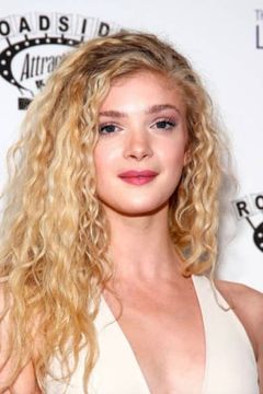 Elena Kampouris interpreta Juliet Sykes