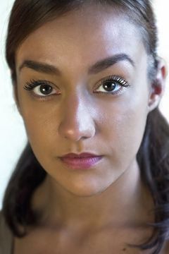 Shala Nyx interpreta Gita