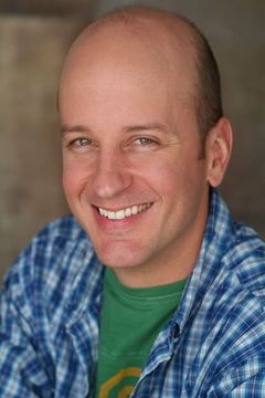 Jake McKinnon interpreta Monster
