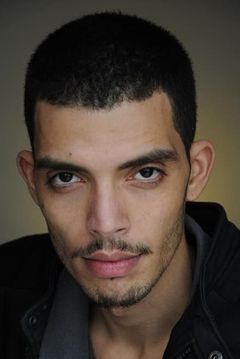 Driss Ramdi interpreta Coursier Les Halles