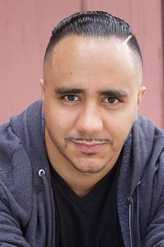 Jesse Gabbard interpreta Domingo Garcia