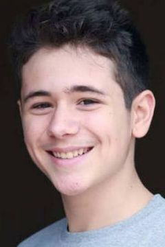 Leonardo Della Bianca interpreta Marco Roversi