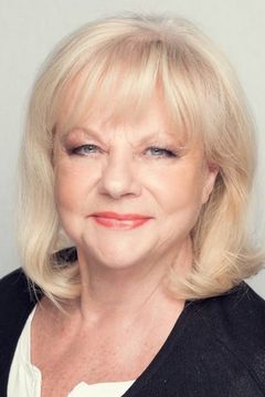 Marianne Mendt interpreta Emmi Maurer