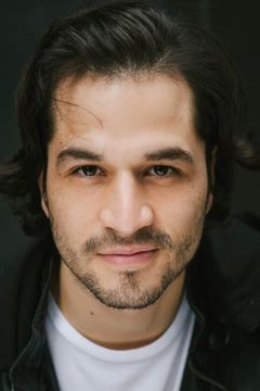 Juan Fernando Monge interpreta Kyle