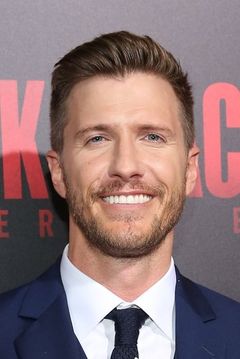 Patrick Heusinger interpreta Nick Durand