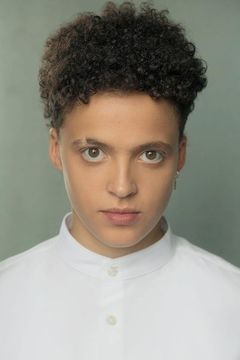 Lee Braithwaite interpreta Jade