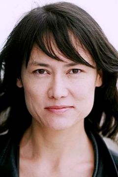 Lucie Phan interpreta Pat Nguyen