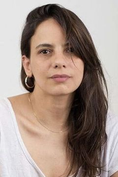 Jimena Anganuzzi interpreta Renata