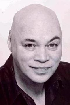 Grant McFarland interpreta Long Ear Chief