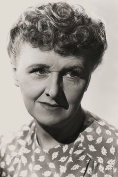 Elisabeth Risdon interpreta Mrs. Claiborne