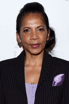 Penny Johnson interpreta Victoria Gates