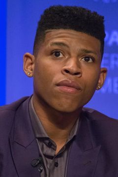 Bryshere Y. Gray interpreta Hakeem Lyon