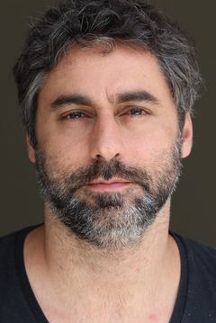 Fernando Nitsch interpreta Pastor Donizete