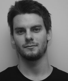 Toby Fuller interpreta Spike Runner