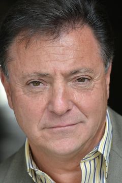 Tom Bruno interpreta Court House Policeman (as Tom Thomas Bruno)