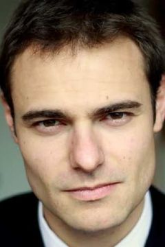Loïc Risser interpreta Male nurse