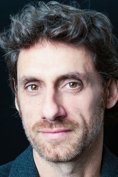 Alberto Berzal interpreta Crespo