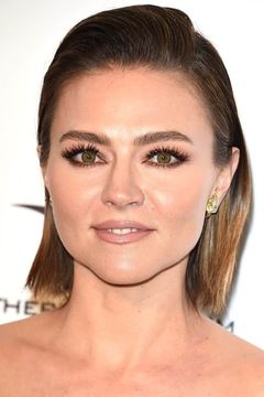 Trieste Kelly Dunn interpreta Deora Frances Bodley