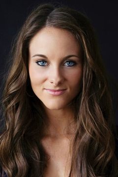 Kelsey Kupecky interpreta Martha